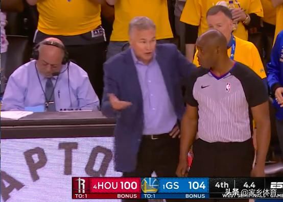  尼斯主帅赛后炮轰裁判，争议判罚引发舆论风波  